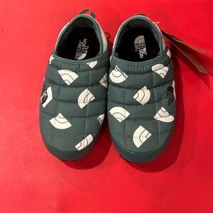 Women's North Face ThermoBall Traction Mules - size 9